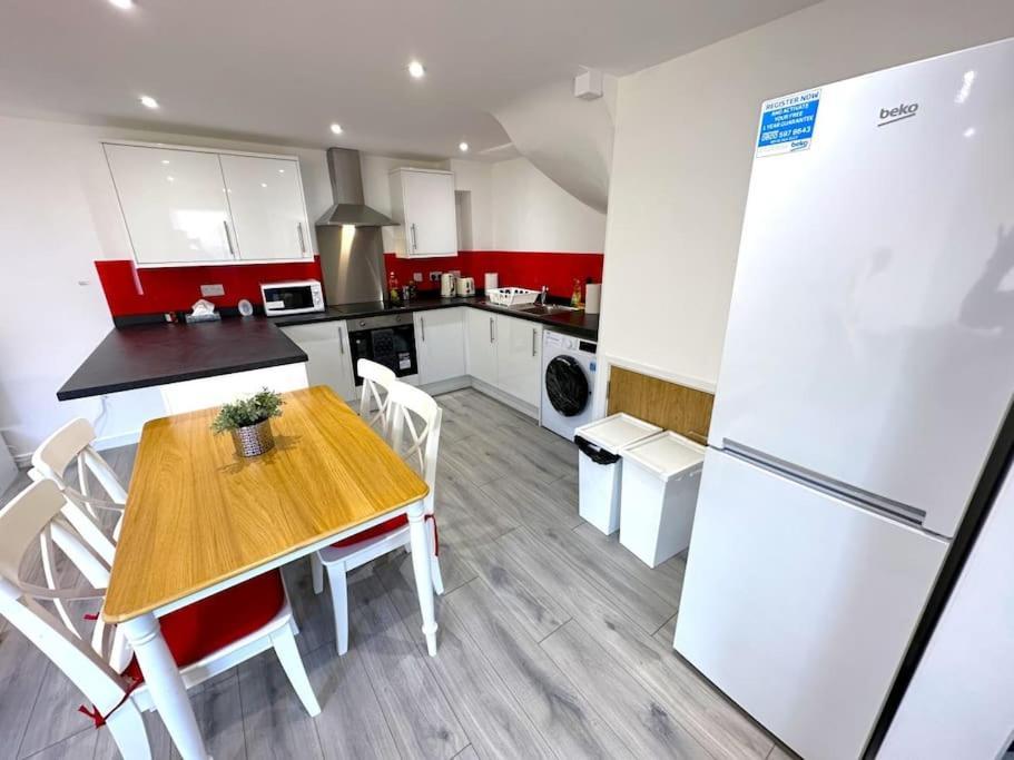 Charming New 2Br Detached House-Central Headington- Wi-Fi, Netflix, Top Location Oxford Exterior foto